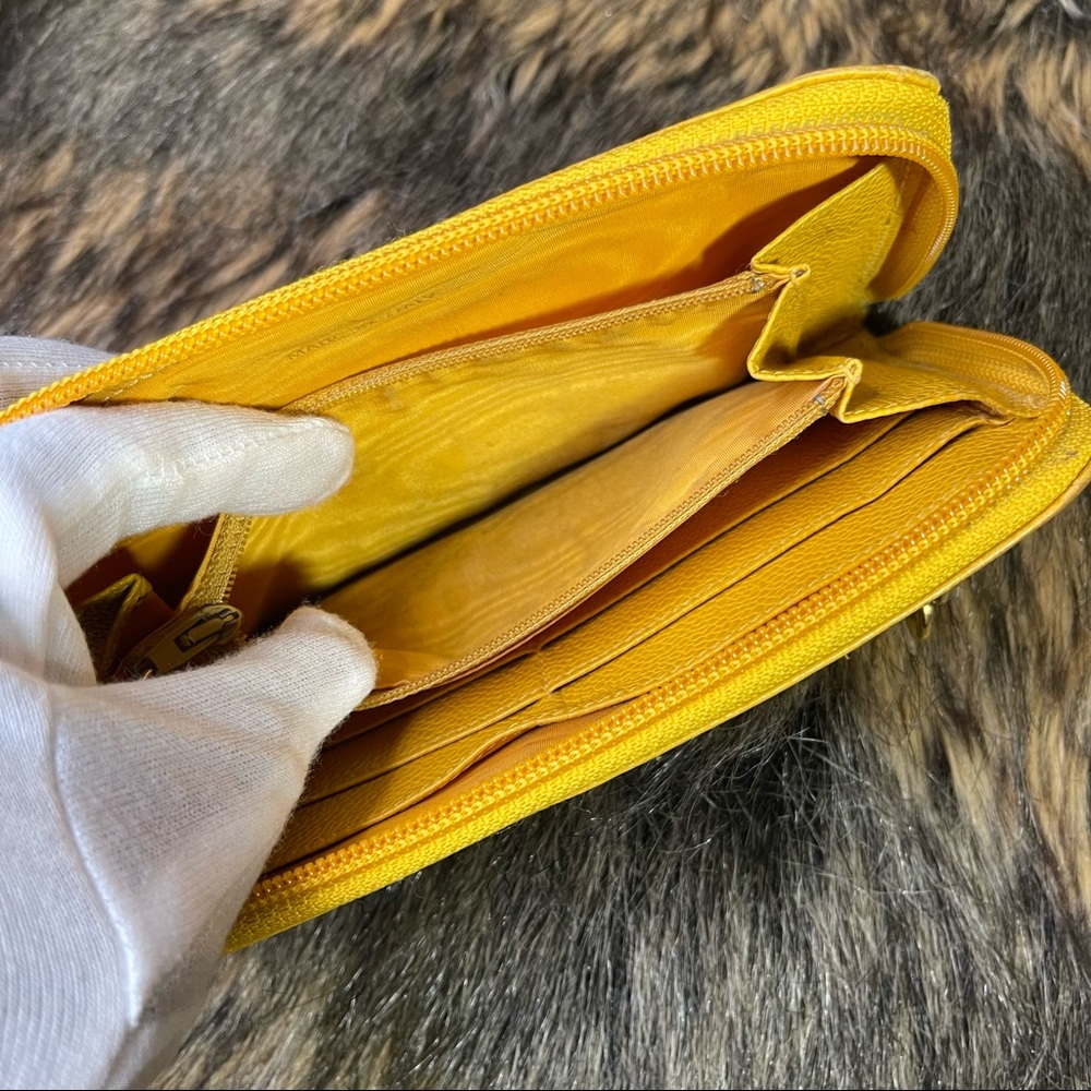 Authentic Chanel Caviar yellow zippy wallet - Picture 9 of 16